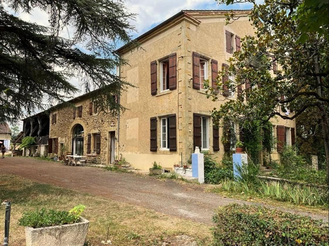فندق La Demeure Des Fleurs Caillavet المظهر الخارجي الصورة